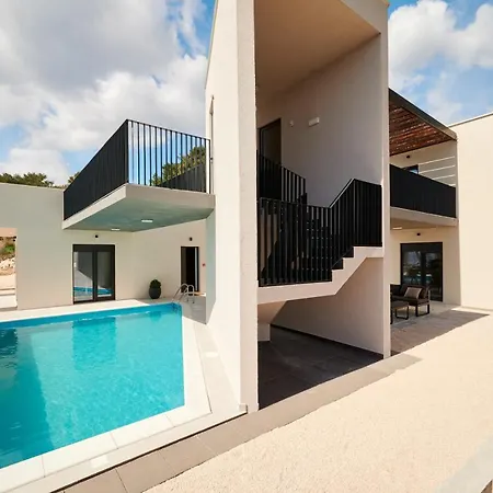 Luxury With A Swimming Pool Rat, Omis - 21548 ヴィラ