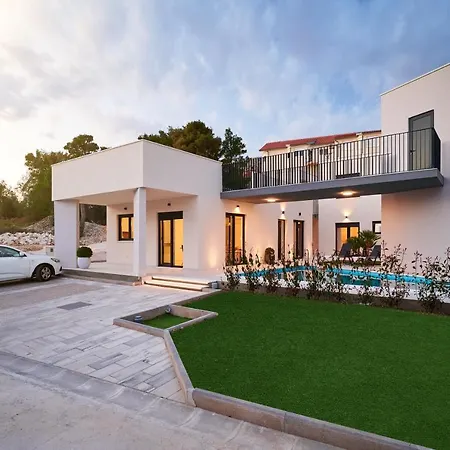 ヴィラ Luxury With A Swimming Pool Rat, Omis - 21548