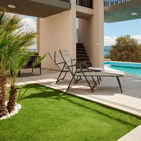 Luxury With A Swimming Pool Rat, Omis - 21548 ドゥギ・ラット